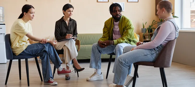 group-people-sitting-psycho-session