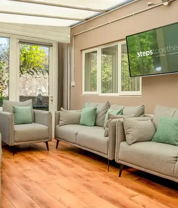 steps together house st bankhouse